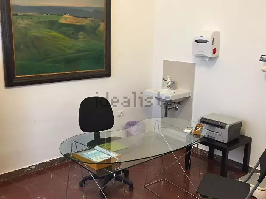 Immagine 4 di Pentalocale in vendita  a Livorno