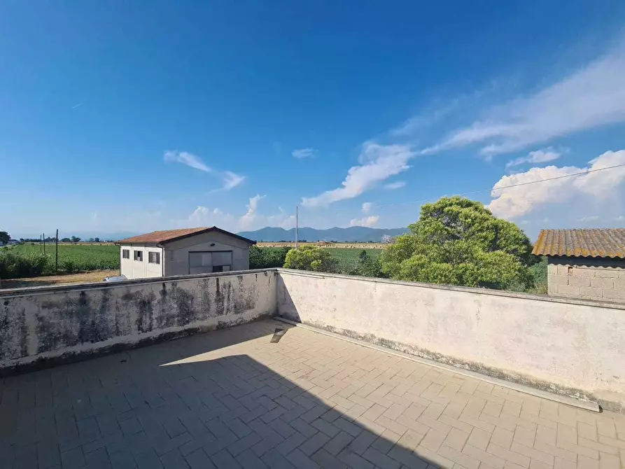 Immagine 10 di Porzione di casa in vendita  a Livorno