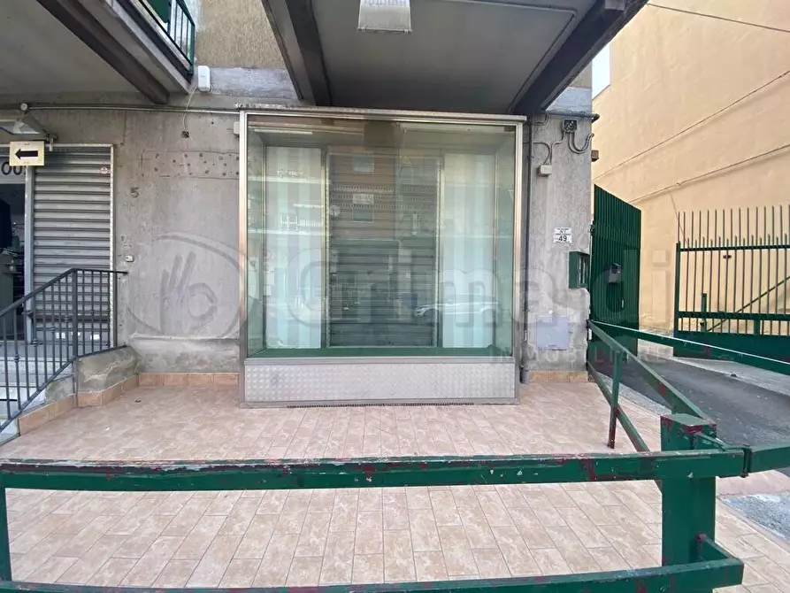 Immagine 8 di Locale commerciale in affitto  a Giugliano In Campania