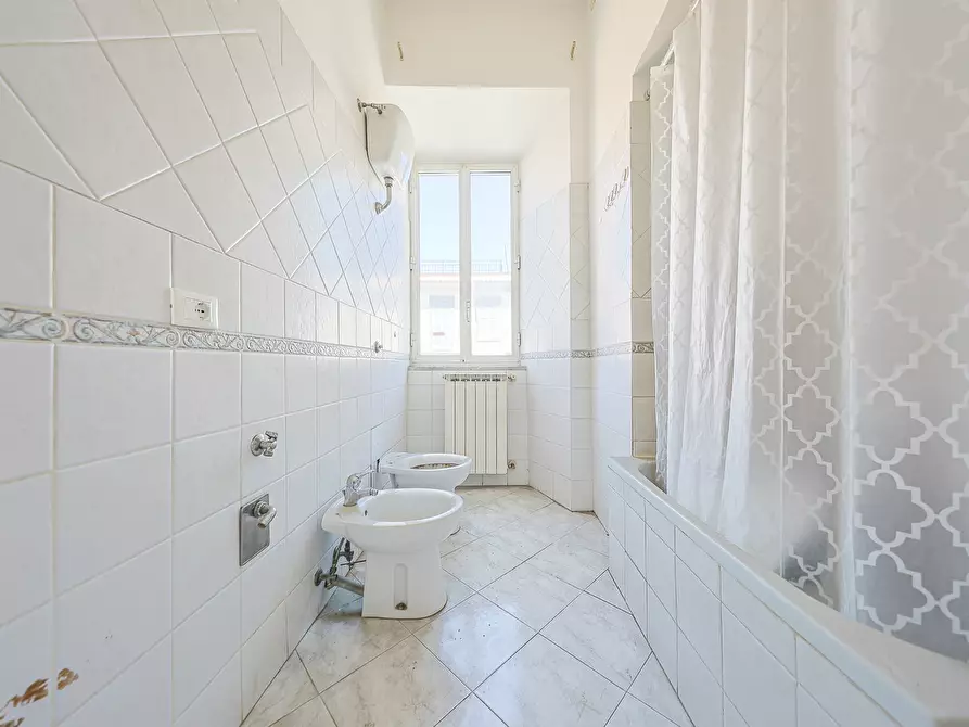 Immagine 9 di Quadrilocale in vendita  in Corso Vittoria Colonna 56 a Marino