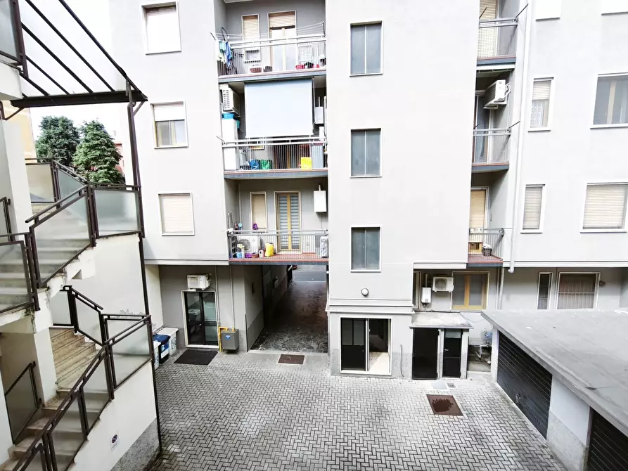 Immagine 11 di Bilocale in affitto  in Via Roberto Bellarmino 13/1 a Milano