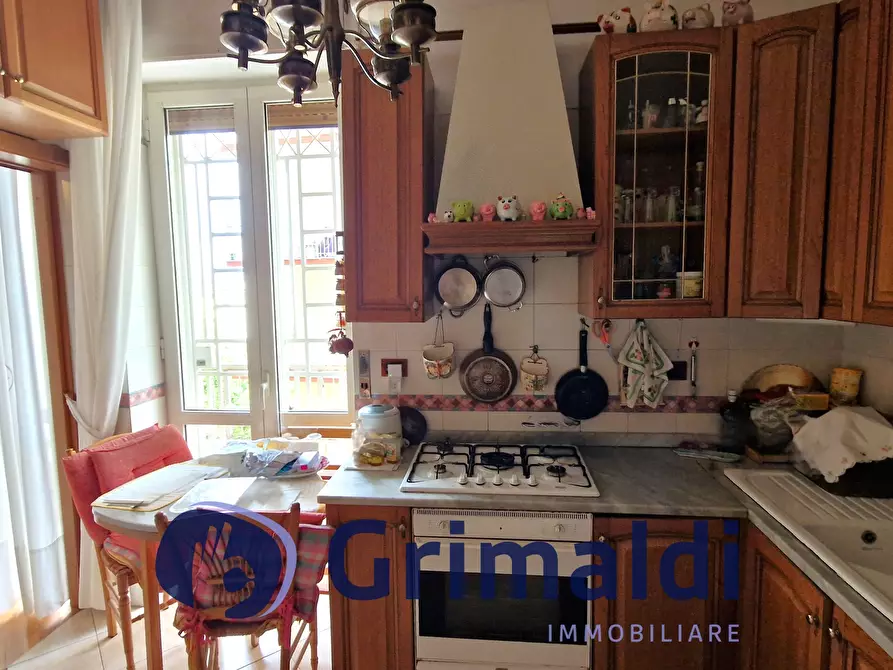 Immagine 11 di Trilocale in vendita  in Salita Cacciottoli 53 a Napoli