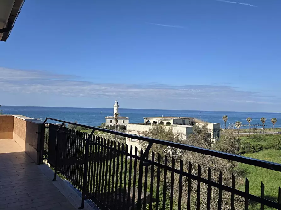 Immagine 17 di Quadrilocale in affitto  in Via Candido de Angelis 3 a Anzio