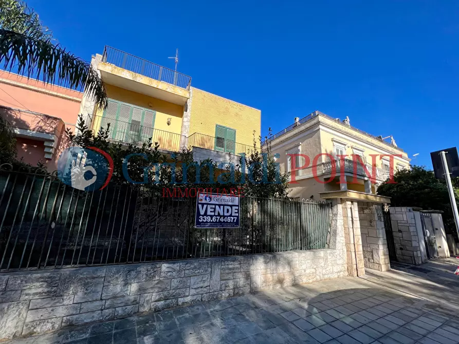 Immagine 1 di Casa indipendente in vendita  in Via Giovanni Gentile 3 a Lecce