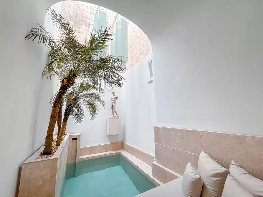 Immagine 130 di Casa indipendente in vendita  in Via Roberto Caracciolo 30 a Lecce