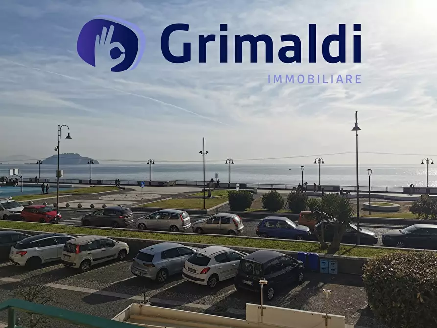 Immagine 5 di Trilocale in vendita  a Pozzuoli