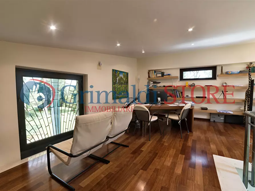 Immagine 18 di Villa in vendita  a Grottaglie