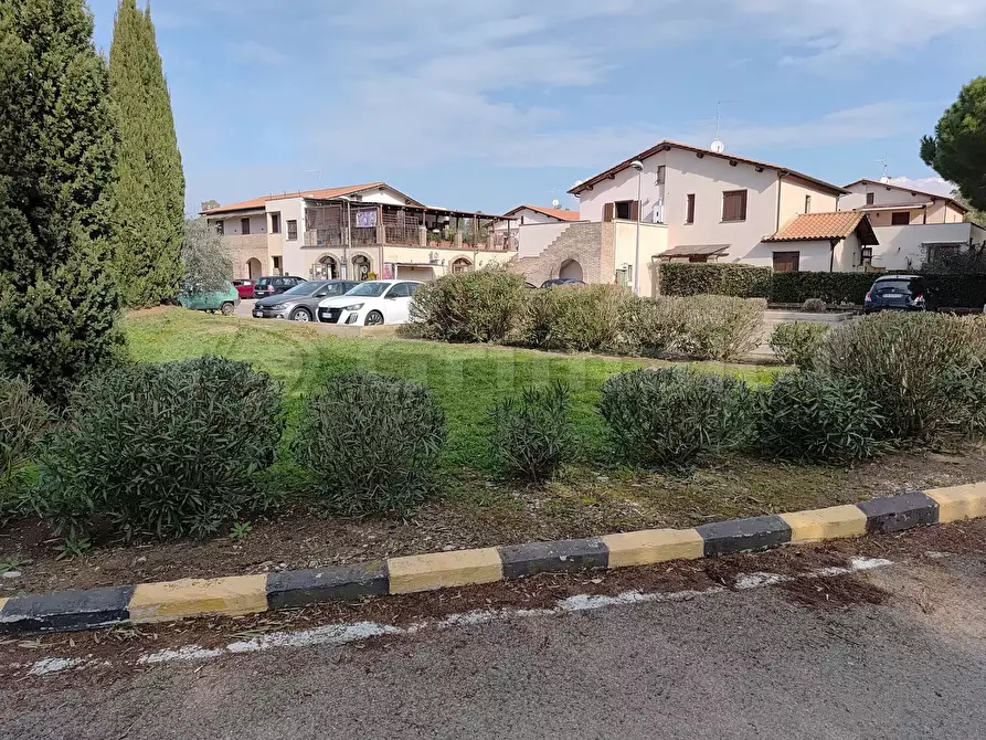 Immagine 5 di Locale commerciale in vendita  in Via Aurelia Nord 10 a Follonica