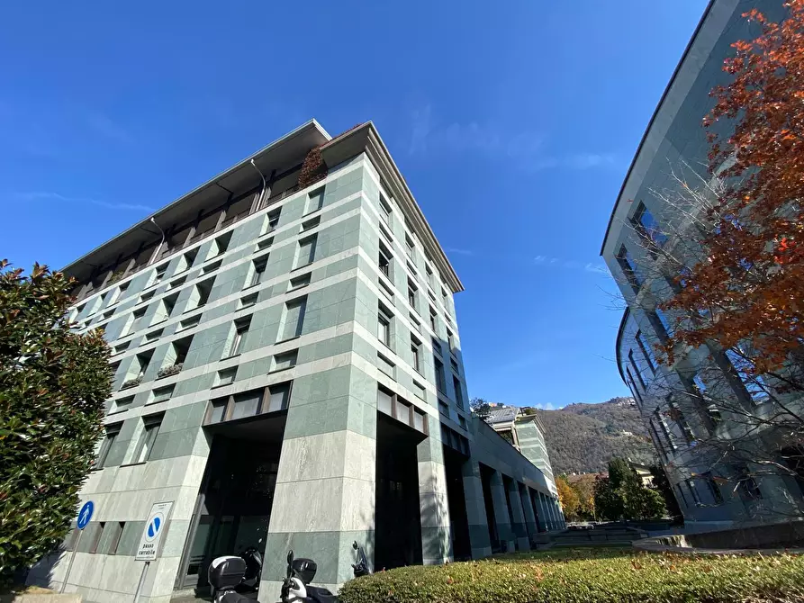 Immagine 11 di Bilocale in vendita  in VIA EINAUDI 4 a Como