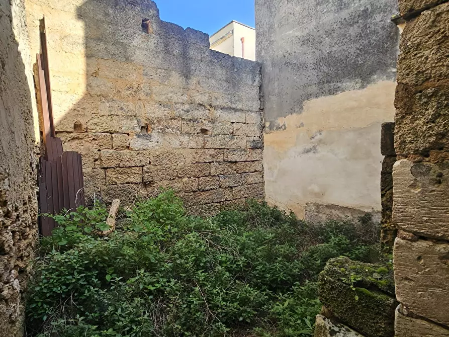 Immagine 43 di Casa indipendente in vendita  in Via Vittorio Emanuele 25 a Castri Di Lecce