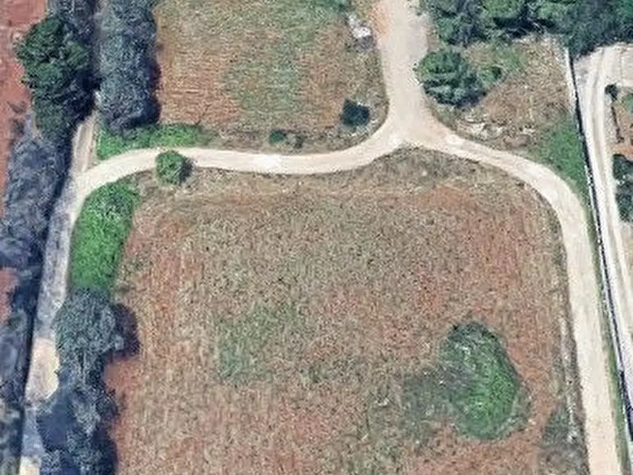 Immagine 19 di Magazzino in vendita  in Via Solano Li Belli 47 a Lequile