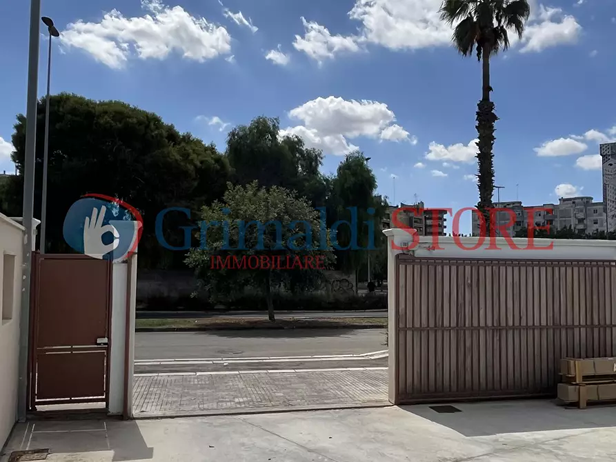 Immagine 9 di Magazzino in vendita  in Viale Giovanni Paolo II 71 a Lecce
