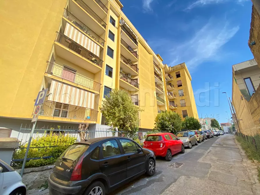 Immagine 1 di Trilocale in vendita  a Giugliano In Campania