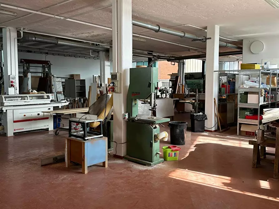 Immagine 18 di Laboratorio in vendita  in via Canturina 5 a Capiago Intimiano