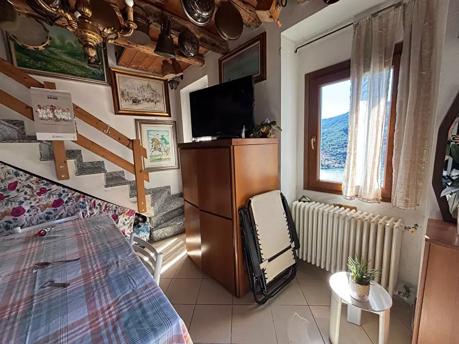 Immagine 10 di Appartamento in vendita  in Via al Noce 24 a Moltrasio