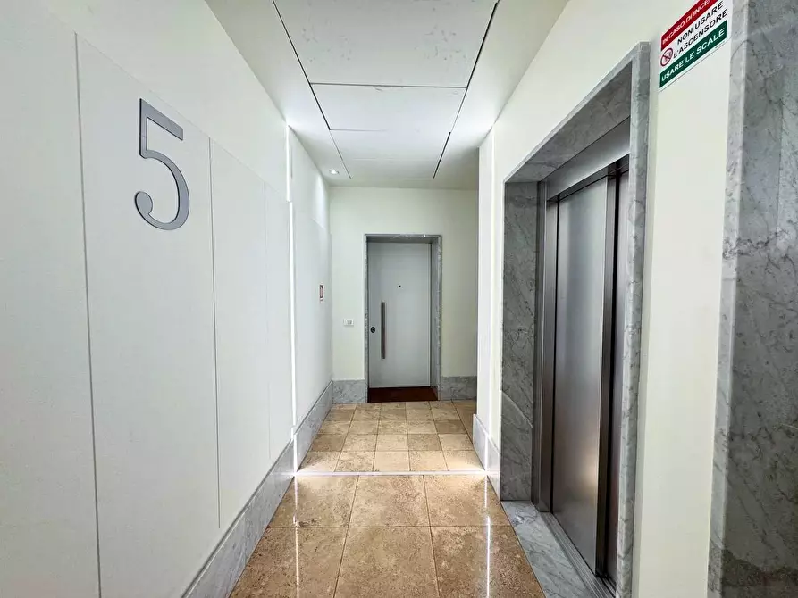 Immagine 4 di Appartamento in vendita  in Piazza Carlo Erba 6 a Milano