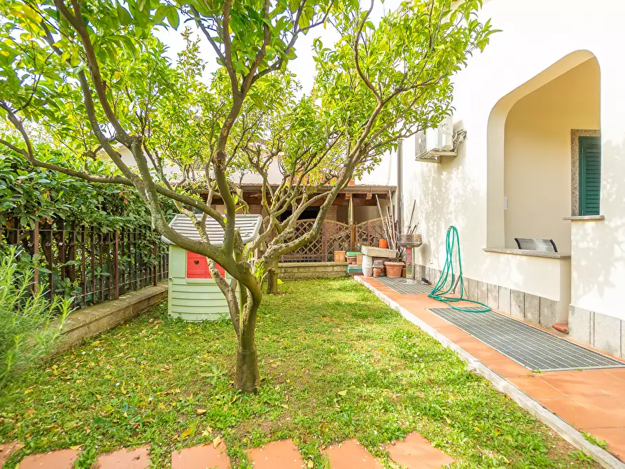 Immagine 13 di Villa in vendita  in Via Moricone a Albano Laziale