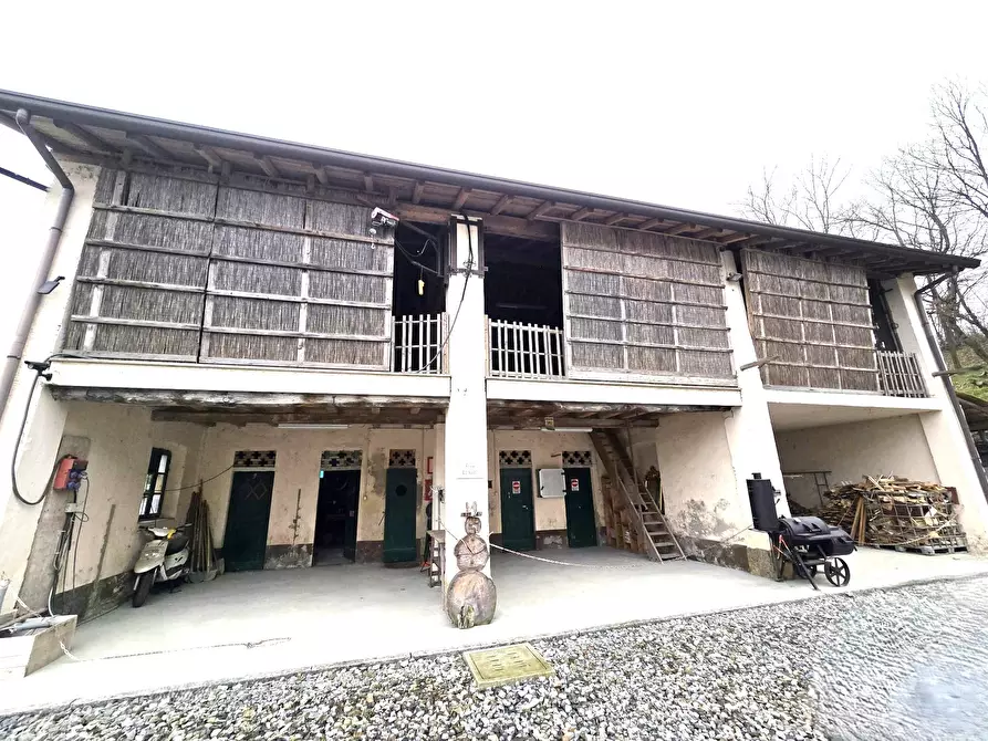 Immagine 20 di Rustico / casale in vendita  in Via C. Battisti 4 a Merone