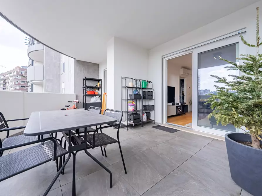 Immagine 3 di Appartamento in vendita  in Viale Pablo Neruda a Roma