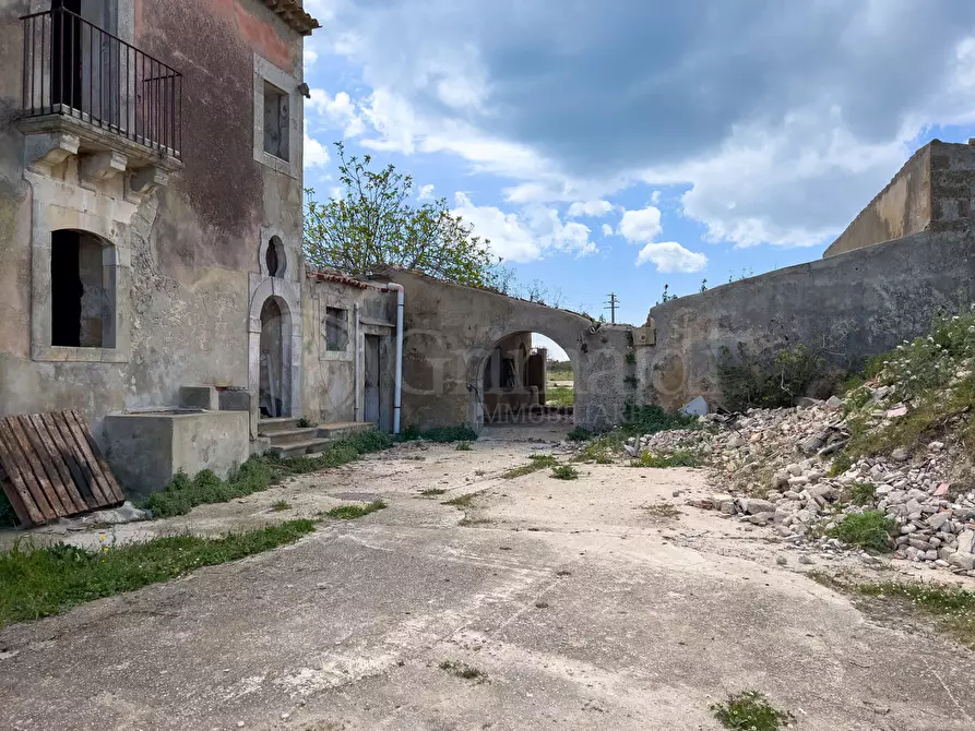 Immagine 7 di Villa in vendita  in VIA MALLIA 47 a Siracusa