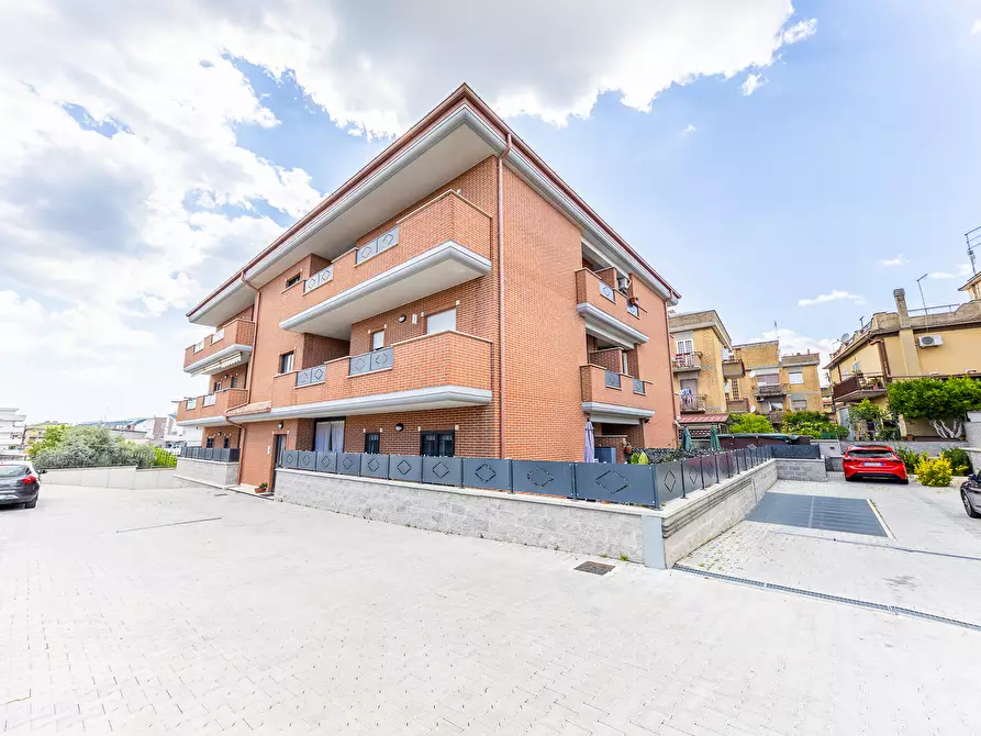 Immagine 13 di Trilocale in vendita  a Marino