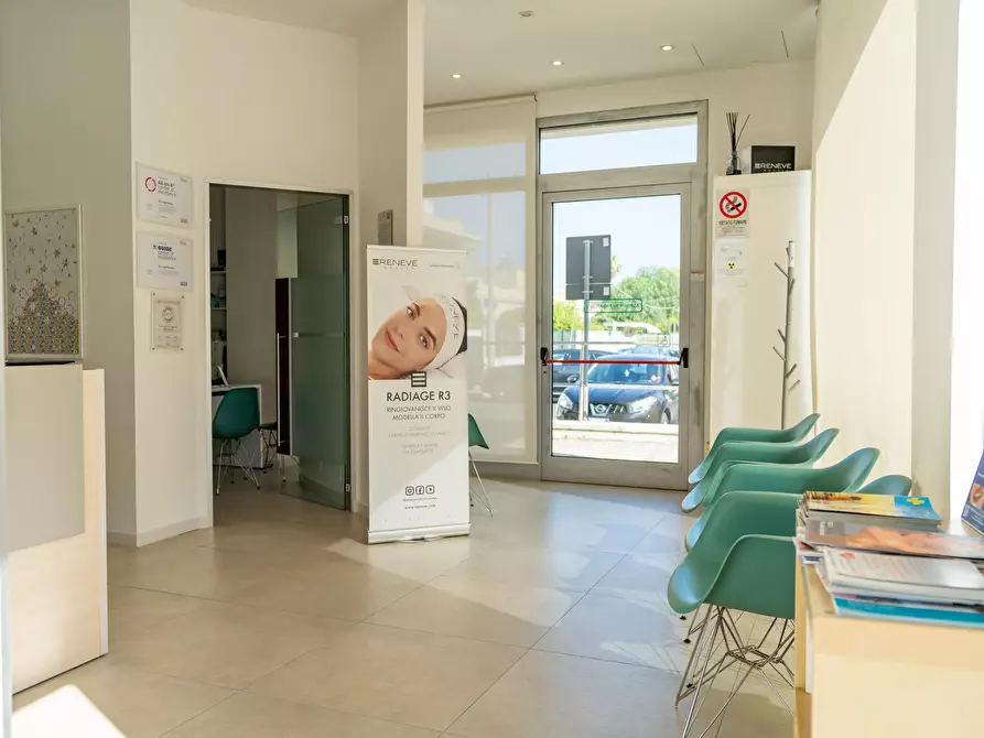 Immagine 3 di Ufficio in vendita  in Viale G. Leopardi 134 a Lecce