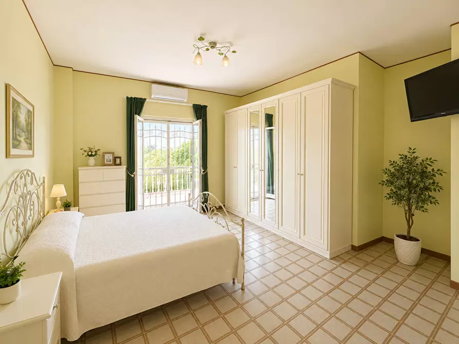 Immagine 6 di Casa indipendente in vendita  in Piazza Salvo D'Acquisto 9 a Anzio