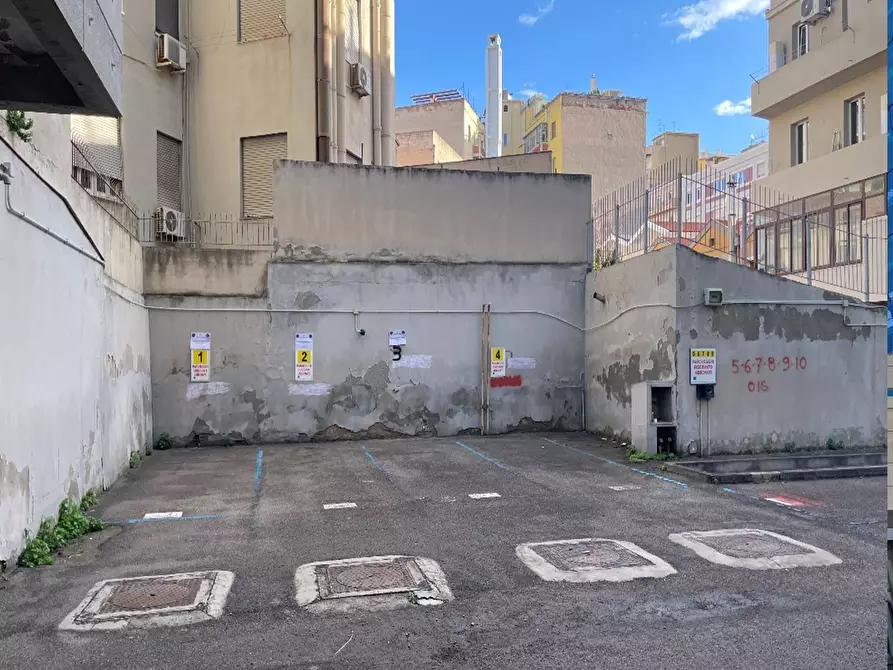 Immagine 2 di Ufficio in affitto  a Cagliari