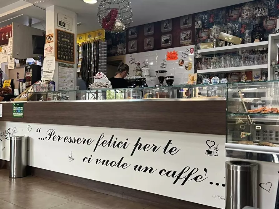 Immagine 19 di Bar / Ristorante in vendita  in VIA TIBERIO 8 a Aprilia