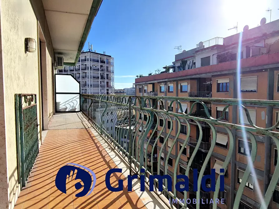 Immagine 9 di Pentalocale in vendita  in Via Michelangelo Schipa a Napoli