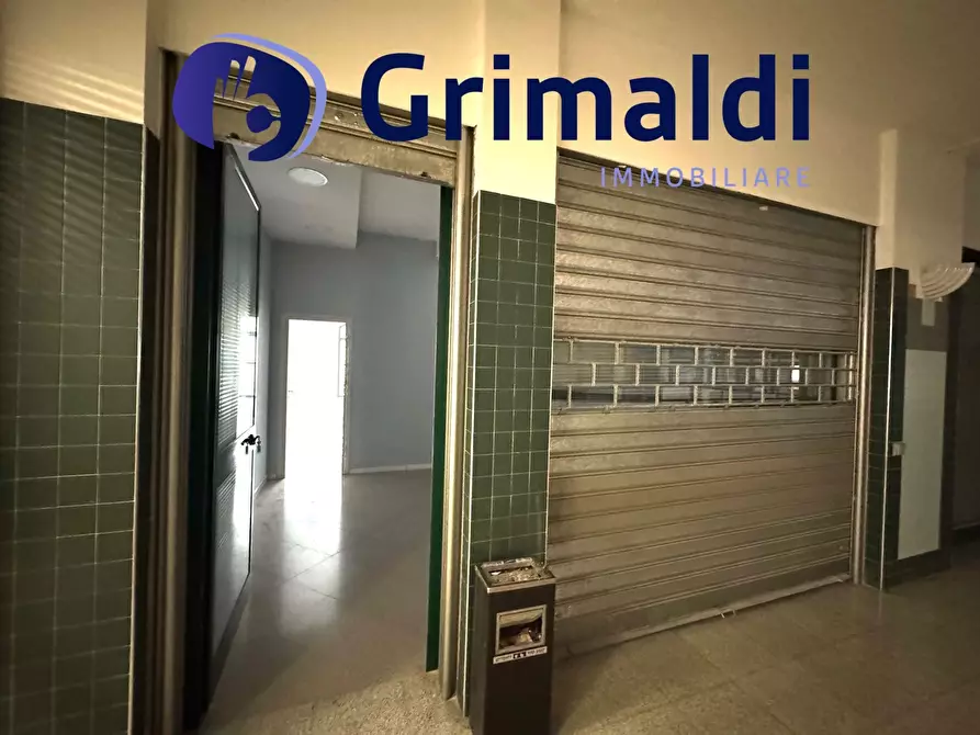 Immagine 7 di Ufficio in affitto  a Napoli