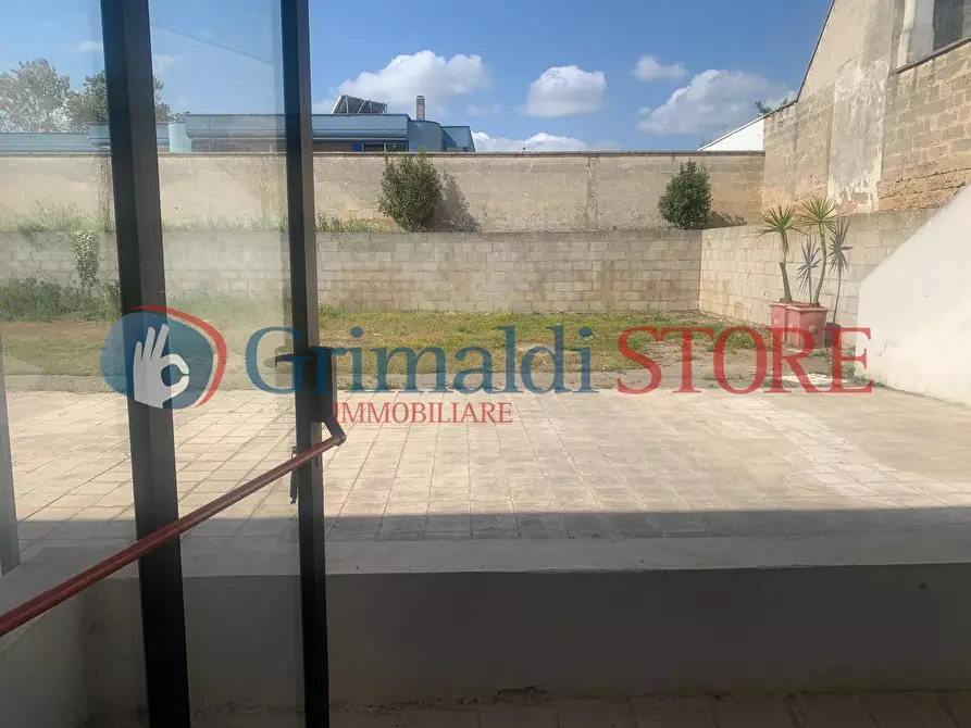 Immagine 24 di Locale commerciale in vendita  in Via Pacinotti 19 a Campi Salentina