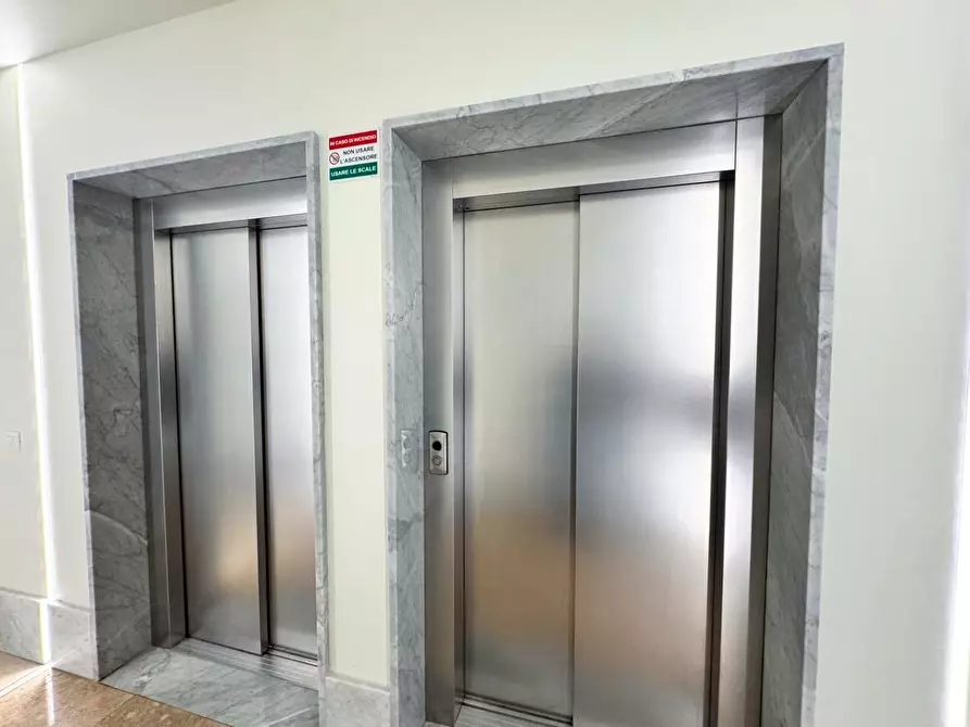 Immagine 44 di Appartamento in vendita  in Piazza Carlo Erba 6 a Milano
