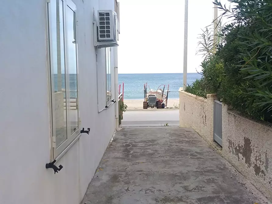 Immagine 4 di Casa indipendente in vendita  in via lungomare san saba 3 a Messina