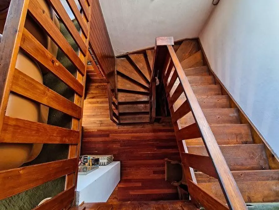 Immagine 22 di Villa in vendita  in via Scalini 38 a Brunate