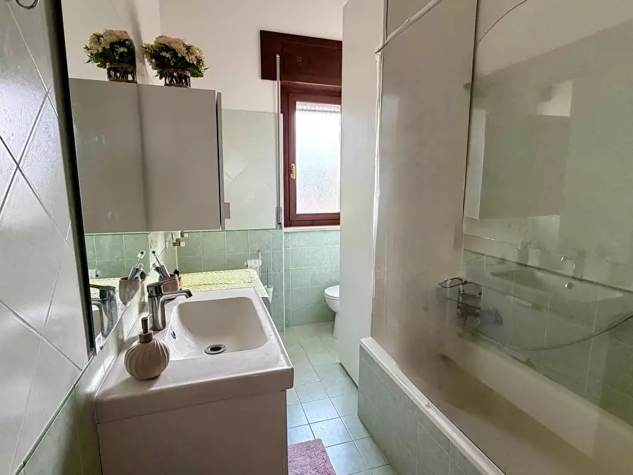 Immagine 10 di Bilocale in vendita  in Via Amatore Sciesa 82 a Marino