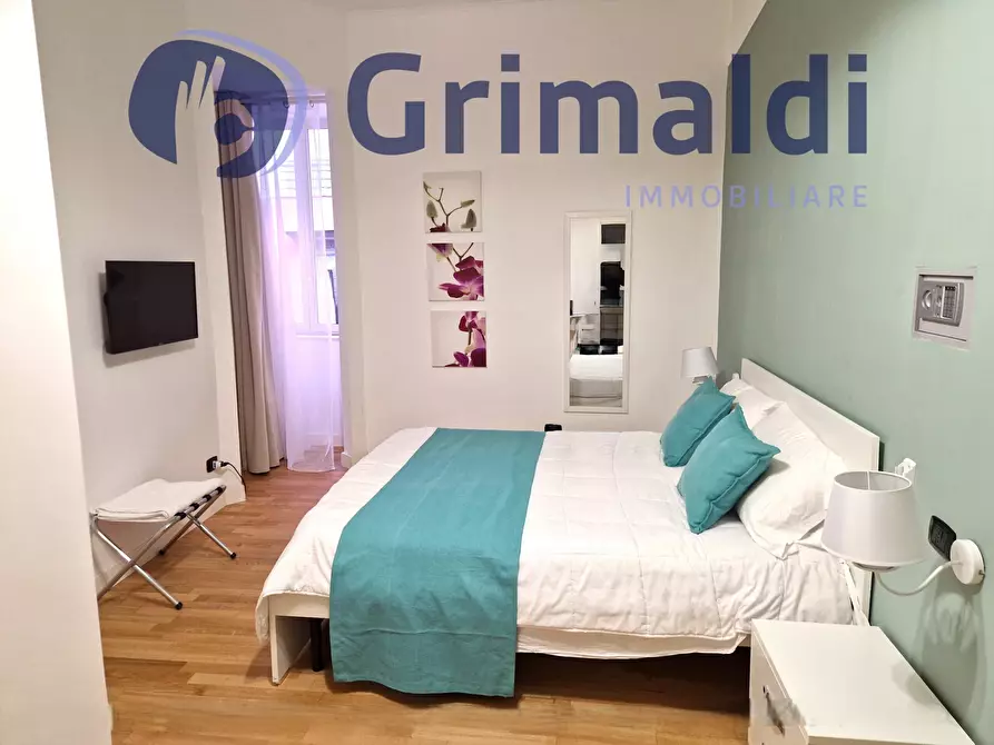 Immagine 9 di Quadrilocale in vendita  in Via San Biagio dei Librai 121 a Napoli