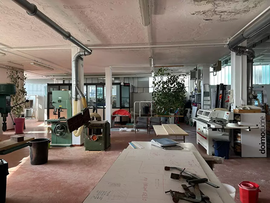 Immagine 5 di Laboratorio in vendita  in via Canturina 5 a Capiago Intimiano