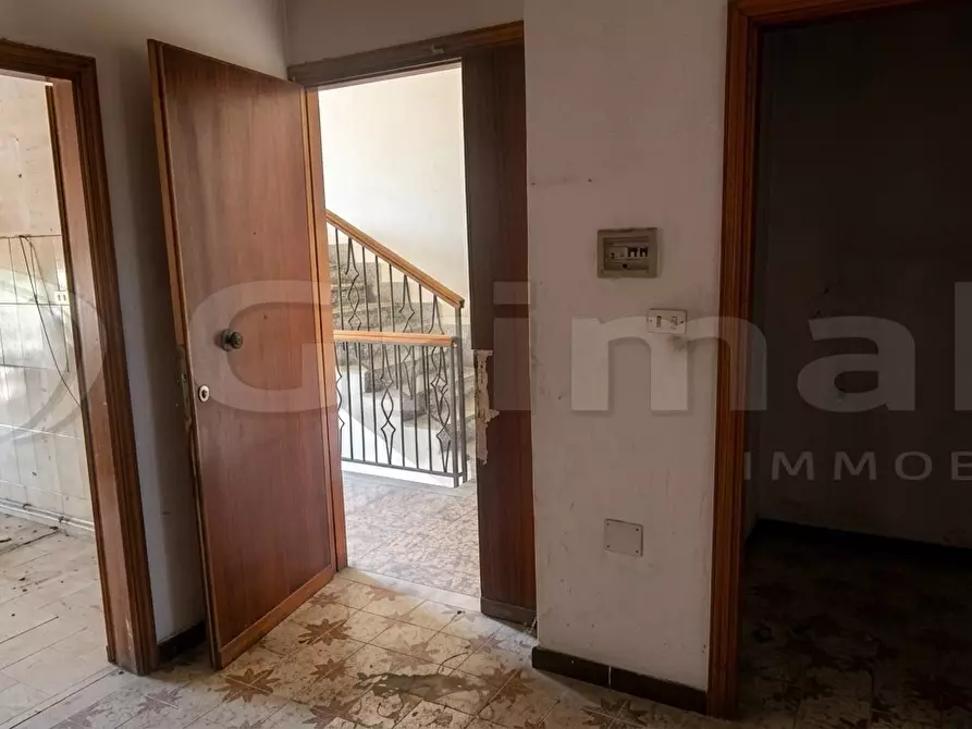 Immagine 22 di Palazzo in vendita  in Via Sferracavallo Snc a San Martino Valle Caudina