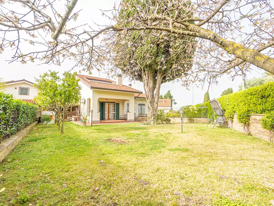 Immagine 10 di Villa in vendita  in Via Moricone a Albano Laziale