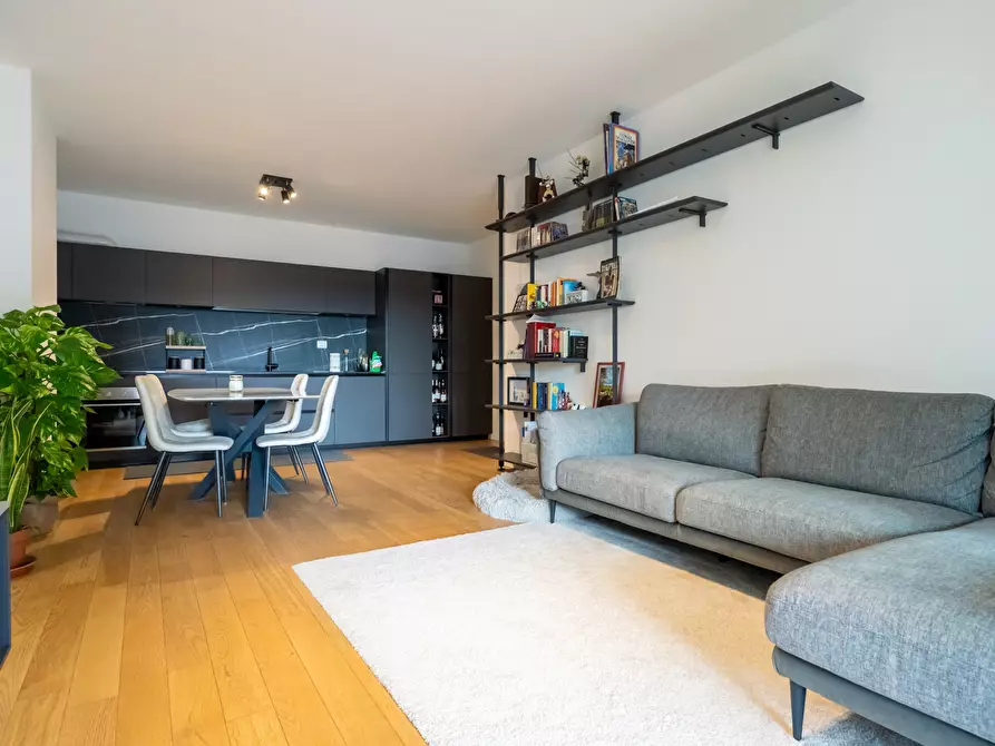 Immagine 2 di Appartamento in vendita  in Viale Pablo Neruda a Roma