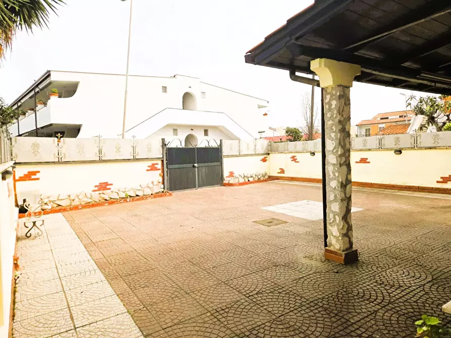 Immagine 29 di Quadrilocale in vendita  in Via dei Delfini 102 a Ardea