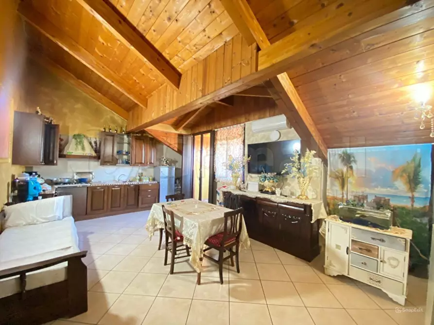 Immagine 1 di Trilocale in vendita  a Giugliano In Campania