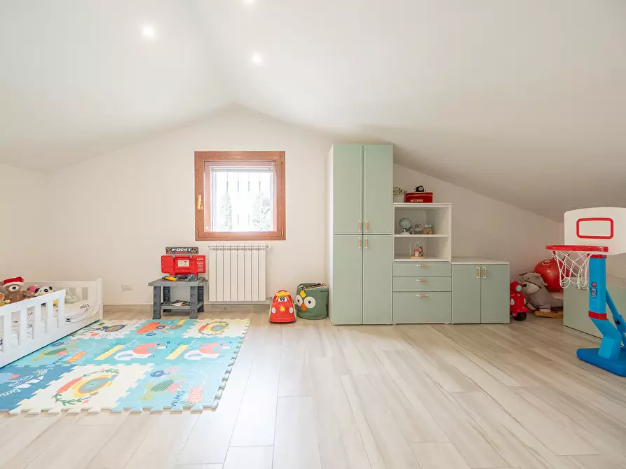 Immagine 90 di Villa in vendita  in Via Moricone a Albano Laziale