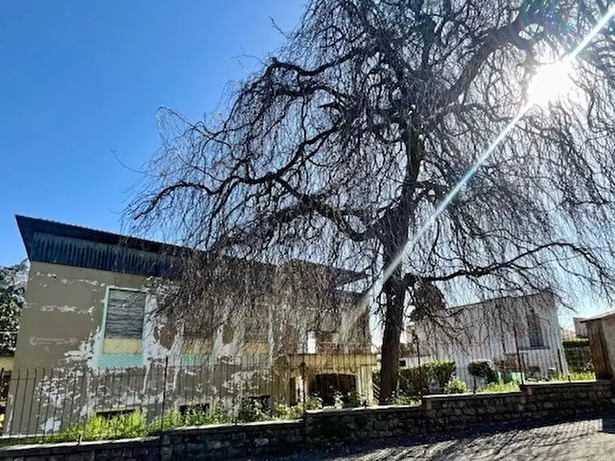 Immagine 5 di Villa in vendita  in Via Fiume a Inverigo