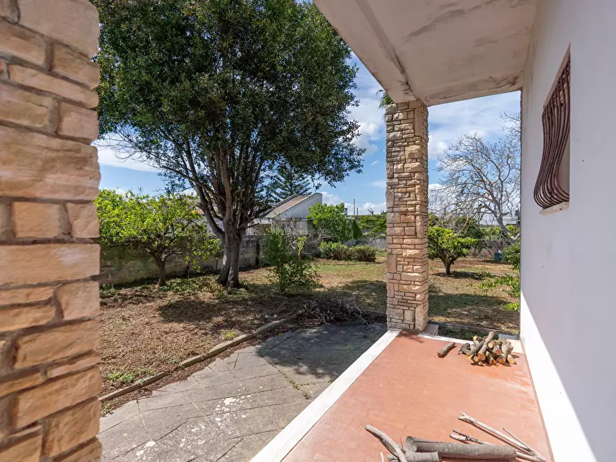 Immagine 26 di Villa in vendita  in Via Camaiore 2 a Lecce