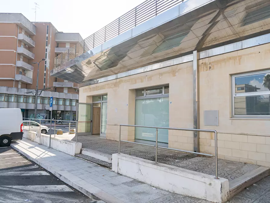 Immagine 26 di Ufficio in vendita  in Viale G. Leopardi 134 a Lecce