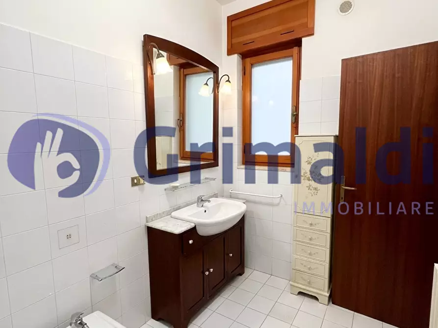 Immagine 8 di Trilocale in vendita  in Via Nettario di Casole 39 a Otranto