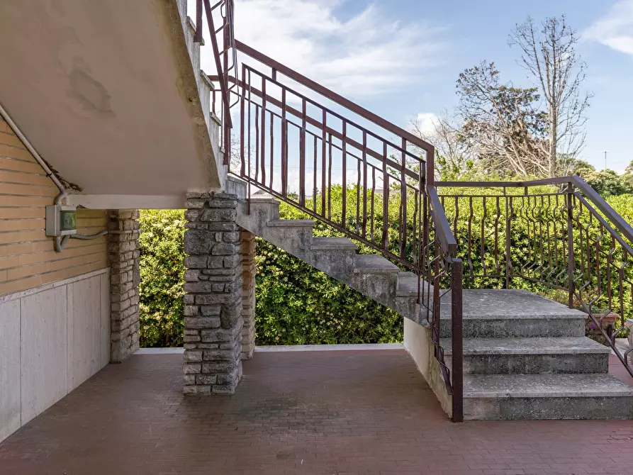 Immagine 38 di Villa in vendita  in Via Camaiore 2 a Lecce