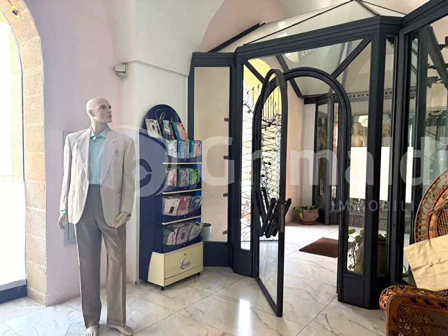 Immagine 28 di Locale commerciale in vendita  in Via Aldo Moro 89 a Tuglie